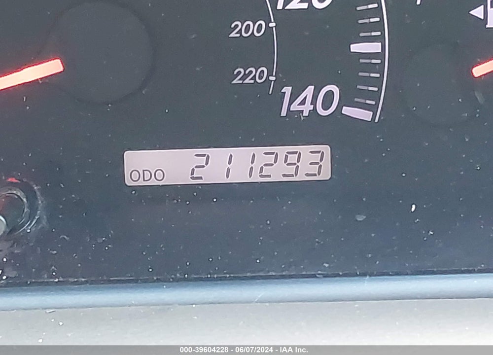2005 TOYOTA CAMRY LE VIN: 4T1BE30KX5U983360