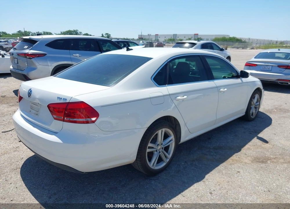 2014 VOLKSWAGEN PASSAT 2.0L TDI SE VIN: 1VWBN7A35EC044896