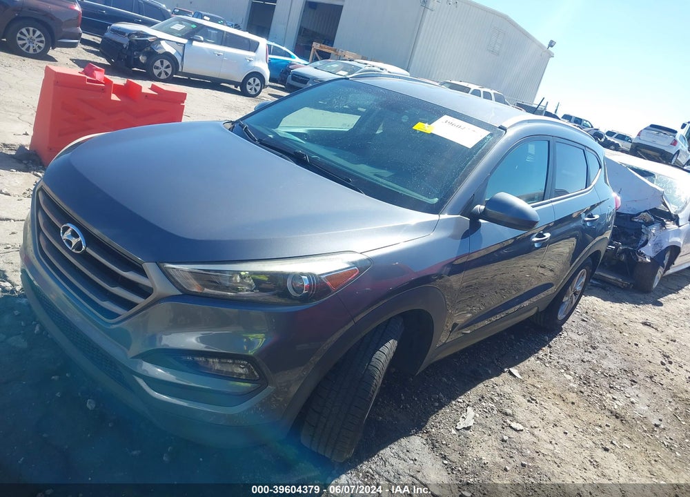 2016 HYUNDAI TUCSON SE VIN: KM8J3CA40GU122421