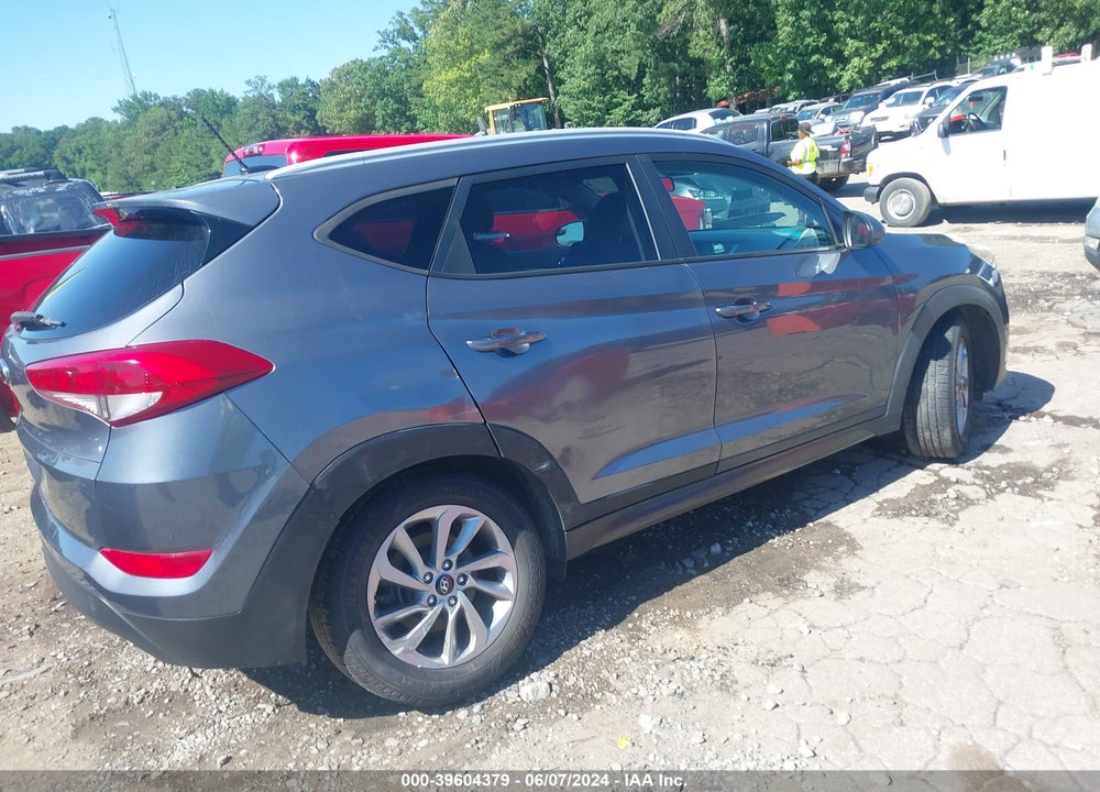 2016 HYUNDAI TUCSON SE VIN: KM8J3CA40GU122421