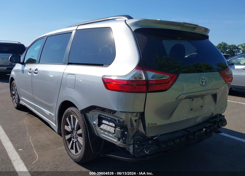2018 TOYOTA SIENNA XLE PREMIUM 7 PASSENGER VIN: 5TDDZ3DC4JS209432