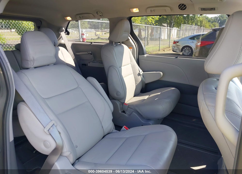 2018 TOYOTA SIENNA XLE PREMIUM 7 PASSENGER VIN: 5TDDZ3DC4JS209432