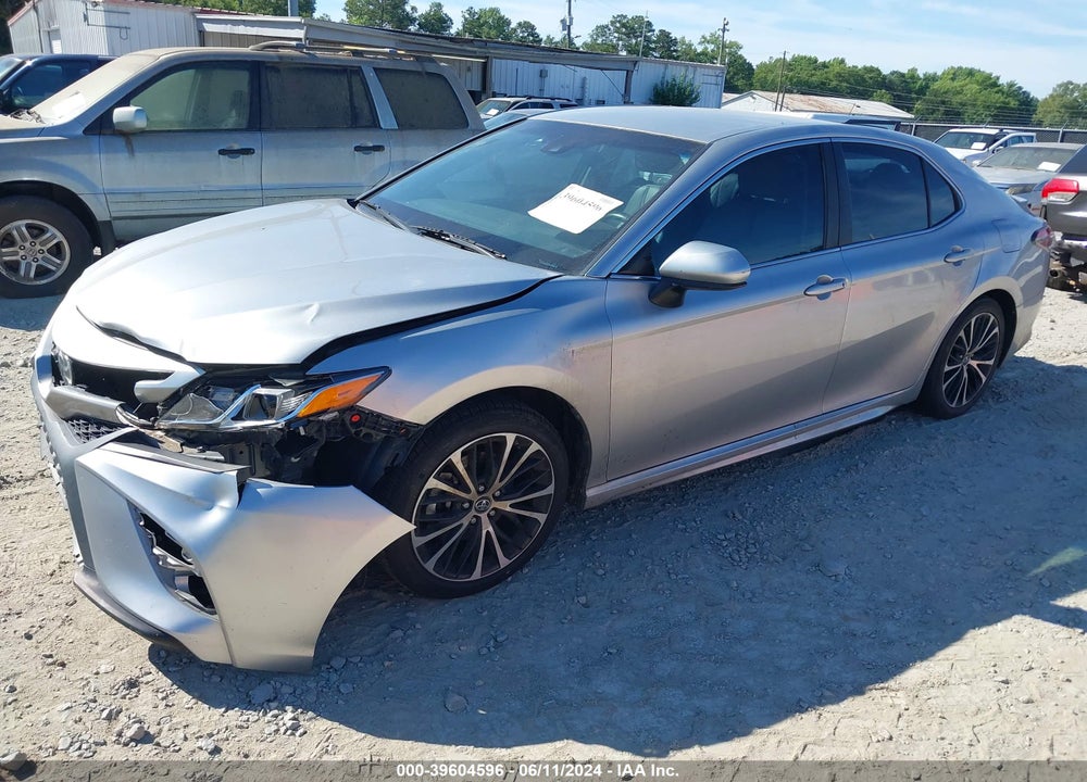 2018 TOYOTA CAMRY SE VIN: 4T1B11HK5JU645654