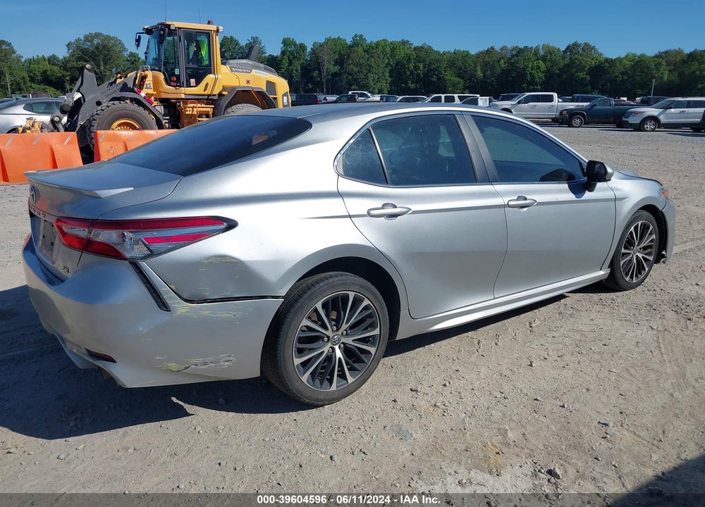 2018 TOYOTA CAMRY SE VIN: 4T1B11HK5JU645654