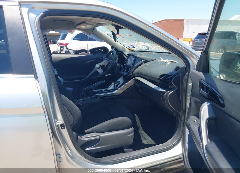 2022 MITSUBISHI ECLIPSE CROSS ES VIN: JA4ASUAA4NZ051737