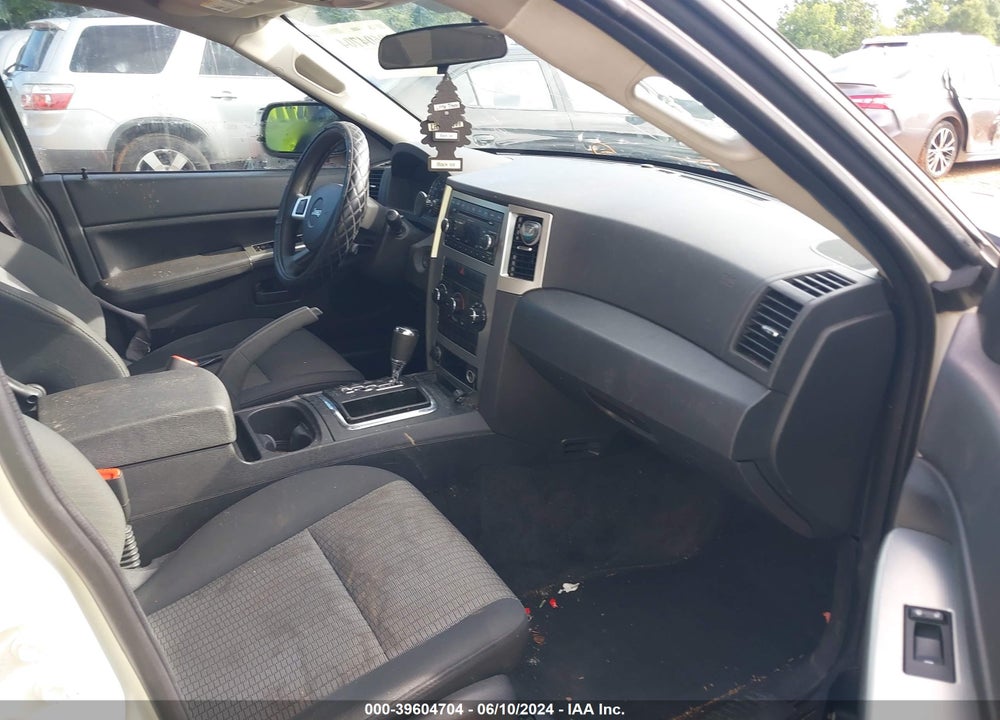 2008 JEEP GRAND CHEROKEE LAREDO VIN: 1J8GS48K68C175197