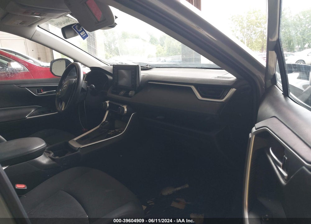 2019 TOYOTA RAV4 XLE VIN: 2T3P1RFV3KW057651