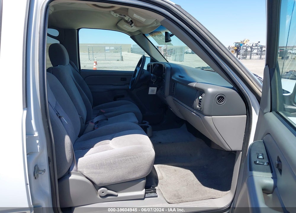 2005 CHEVROLET SUBURBAN 1500 LS VIN: 3GNEC16ZX5G276222