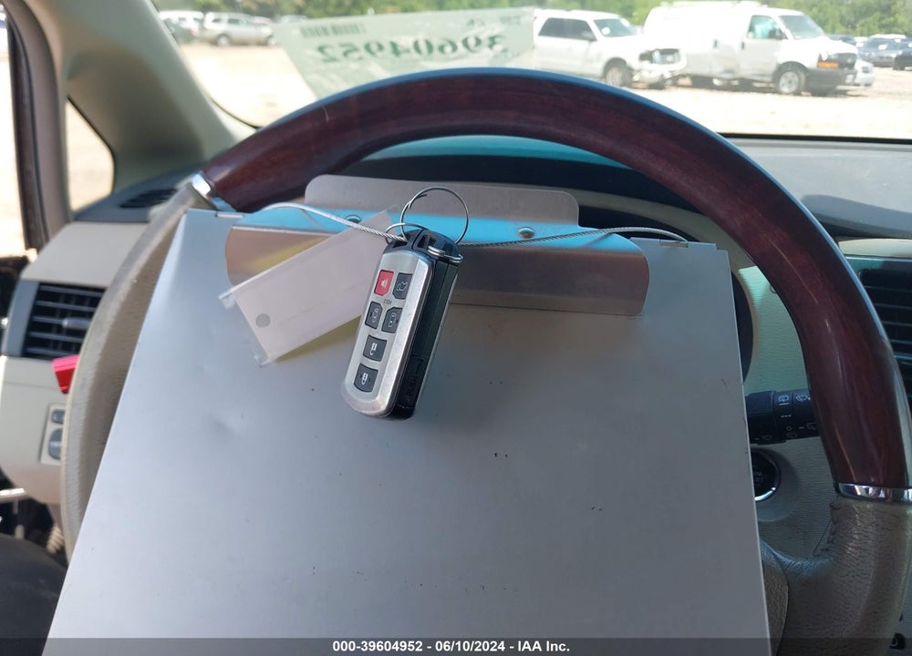 2011 TOYOTA SIENNA VIN: 5TDYK3DCXBS071368