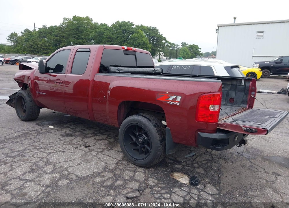 2013 CHEVROLET SILVERADO 1500 LT VIN: 1GCRKSE74DZ102437