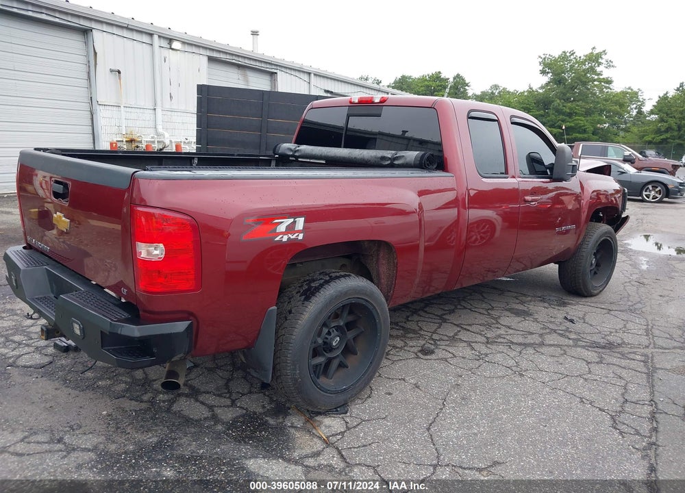 2013 CHEVROLET SILVERADO 1500 LT VIN: 1GCRKSE74DZ102437