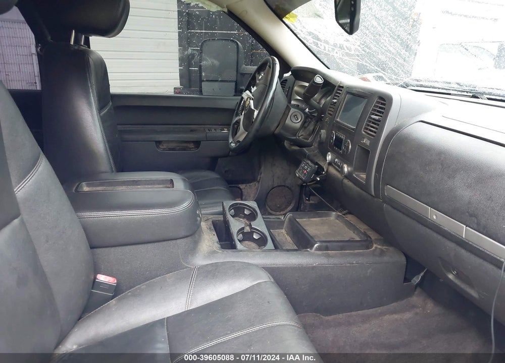 2013 CHEVROLET SILVERADO 1500 LT VIN: 1GCRKSE74DZ102437