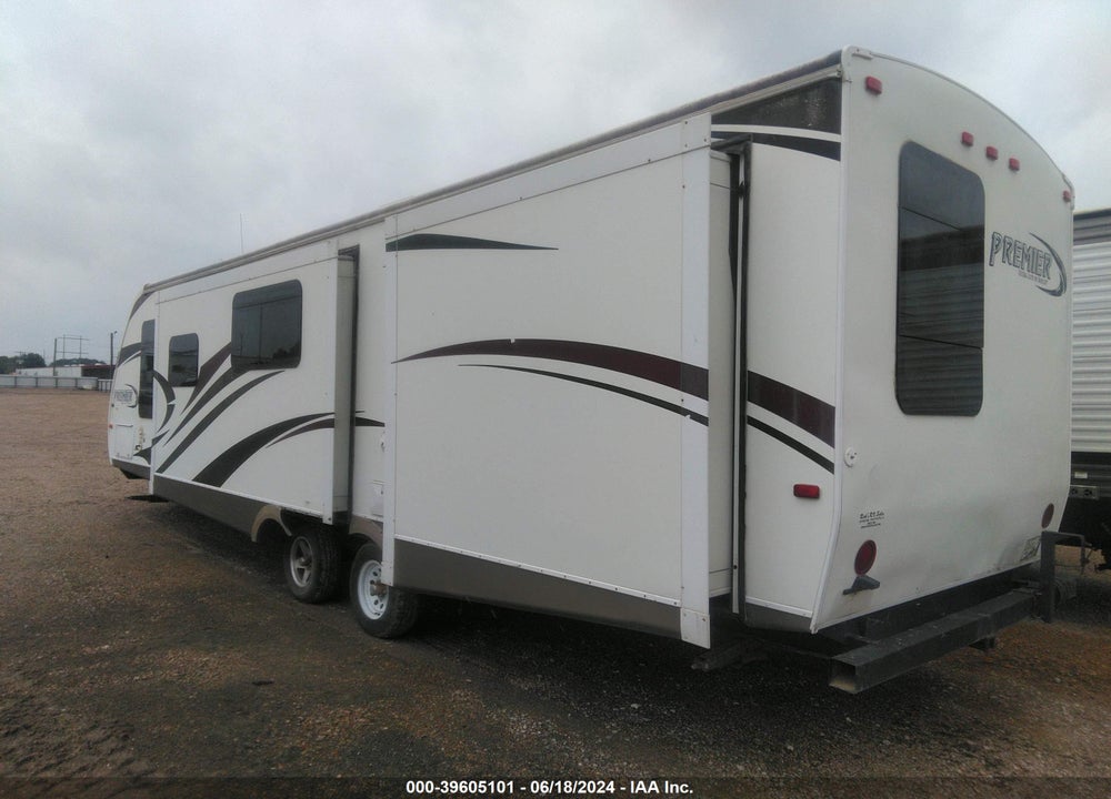 2011 KEYSTONE NA VIN: 4YDT31B26BD421920