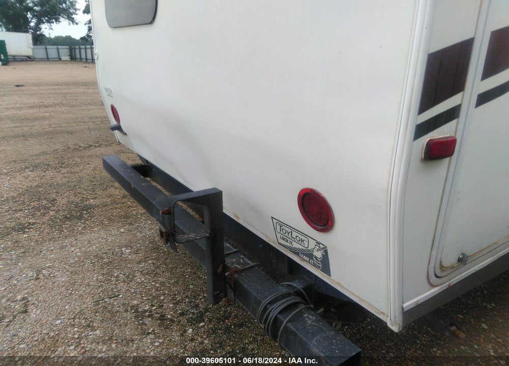 2011 KEYSTONE NA VIN: 4YDT31B26BD421920