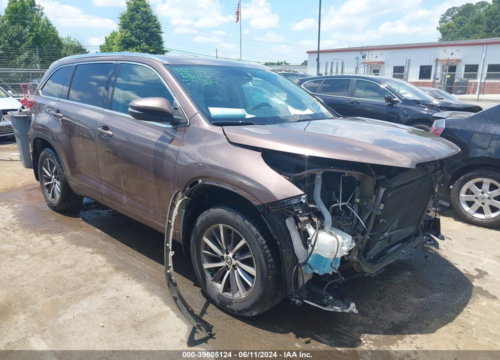 2017 TOYOTA HIGHLANDER XLE VIN: 5TDJZRFH9HS434597