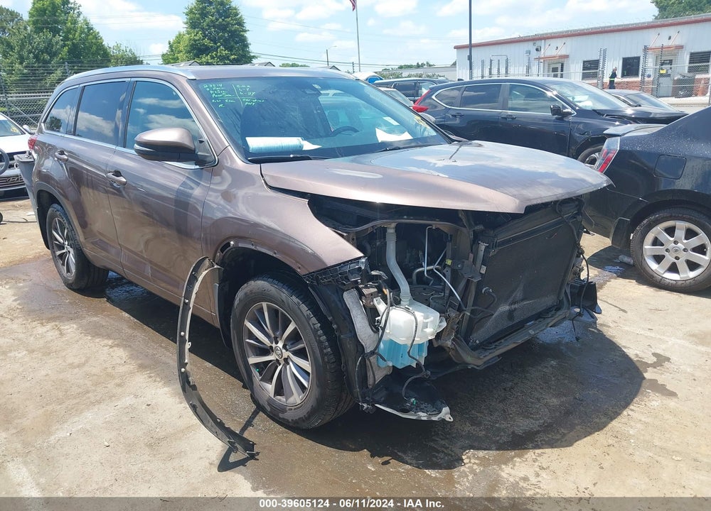 2017 TOYOTA HIGHLANDER XLE VIN: 5TDJZRFH9HS434597
