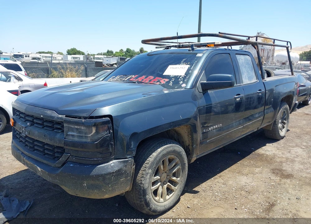 2018 CHEVROLET SILVERADO 1500 1LT VIN: 1GCRCRECXJZ140463