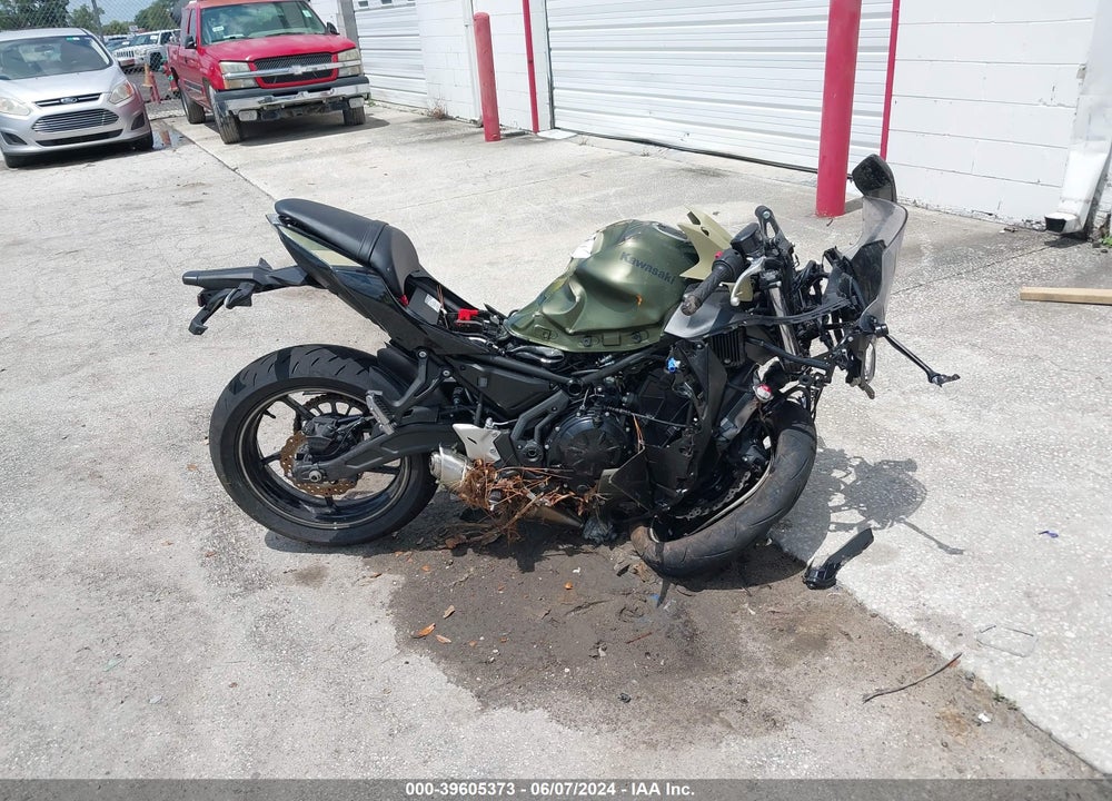 2024 KAWASAKI EX650 P VIN: ML5EXEP14RDAC3020