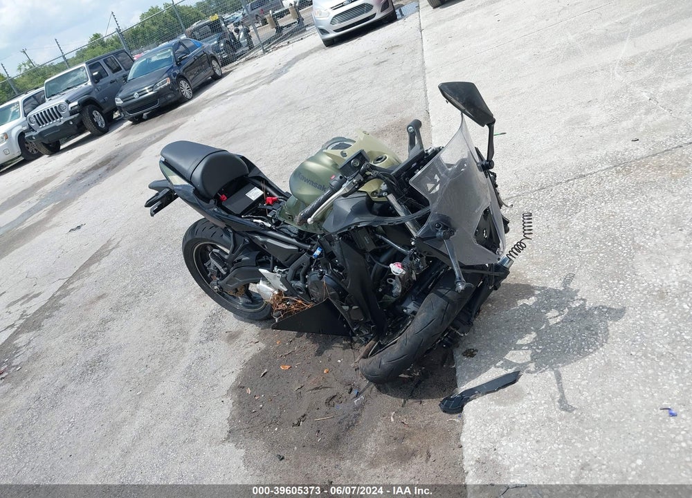 2024 KAWASAKI EX650 P VIN: ML5EXEP14RDAC3020