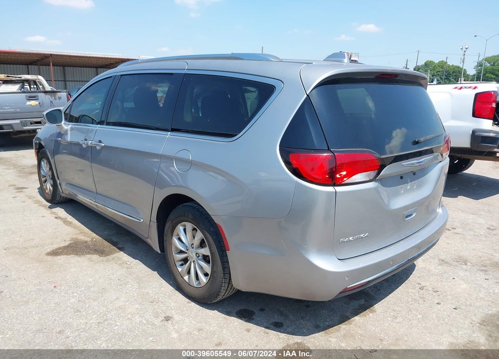 2018 CHRYSLER PACIFICA TOURING L VIN: 2C4RC1BG5JR210714