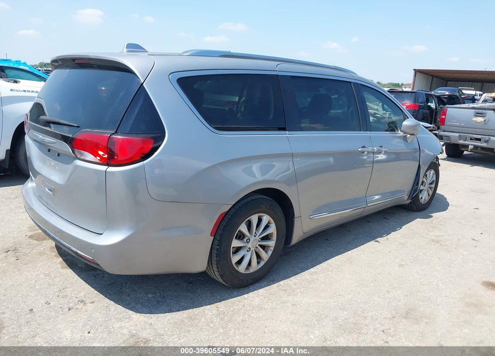 2018 CHRYSLER PACIFICA TOURING L VIN: 2C4RC1BG5JR210714