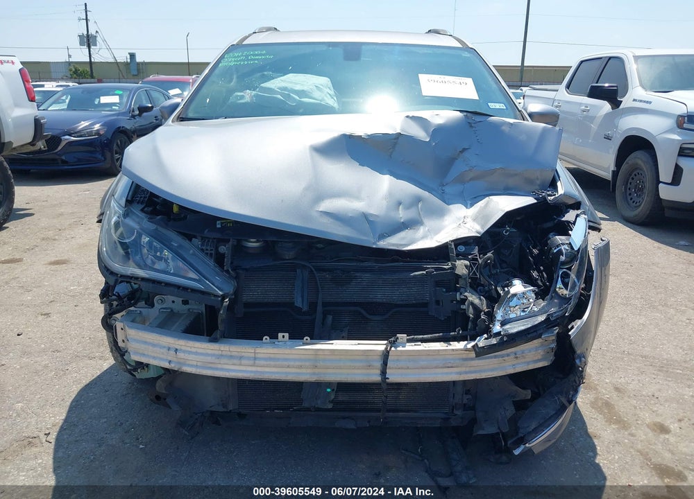 2018 CHRYSLER PACIFICA TOURING L VIN: 2C4RC1BG5JR210714