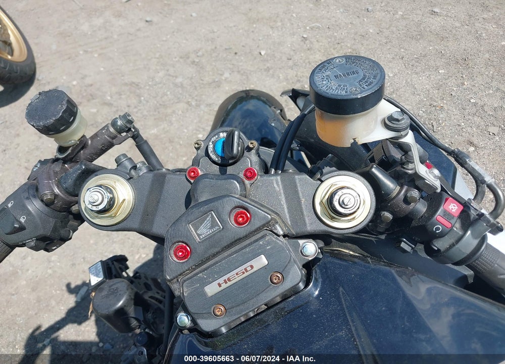 2005 HONDA CBR1000 RR VIN: JH2SC57065M102882