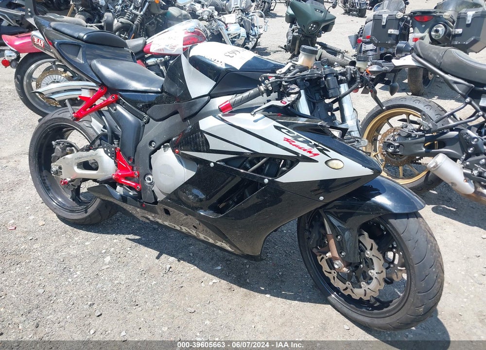 2005 HONDA CBR1000 RR VIN: JH2SC57065M102882