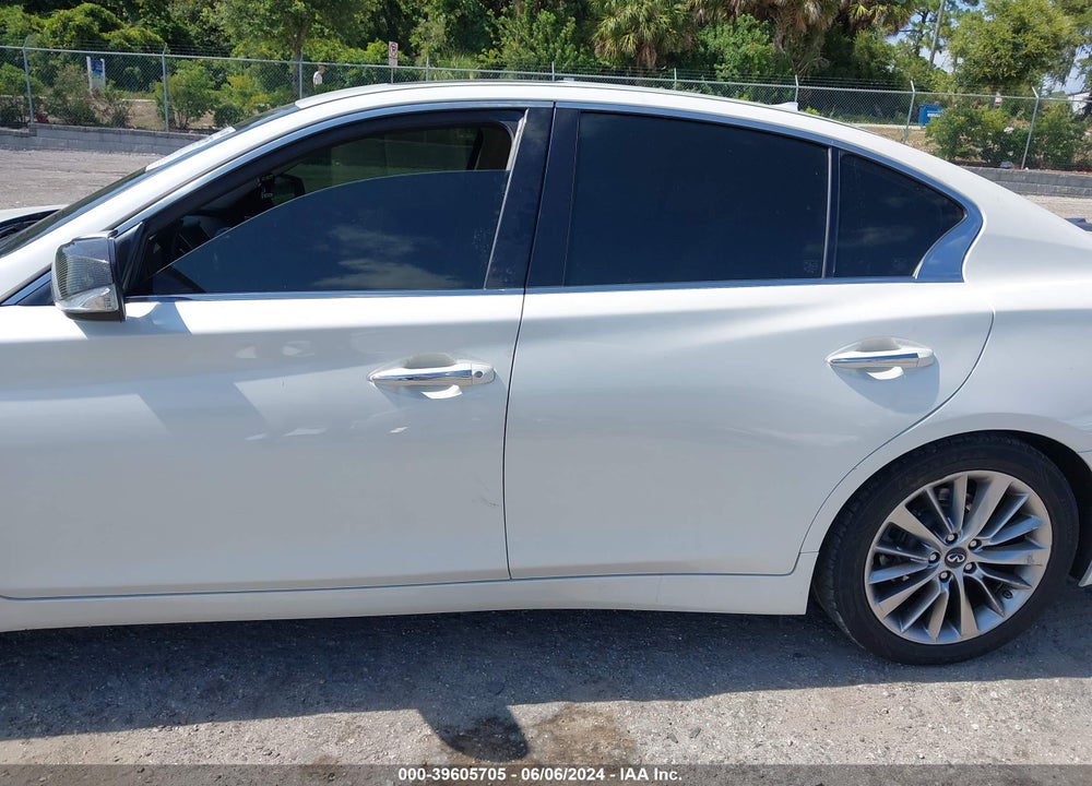 2018 INFINITI Q50 3.0T LUXE VIN: JN1EV7APXJM591107