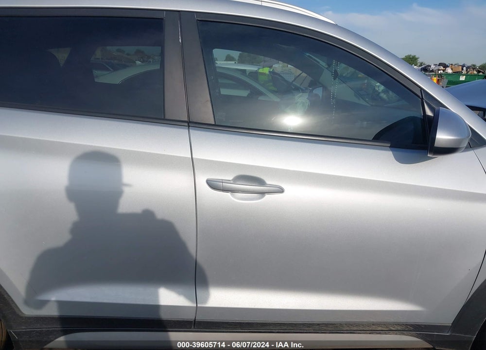 2018 HYUNDAI TUCSON SEL VIN: KM8J33A45JU677257