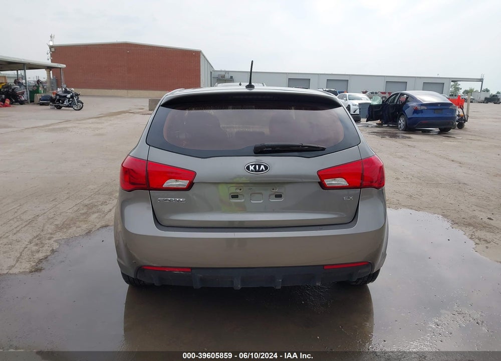2011 KIA FORTE VIN: KNAFU5A24B5383570