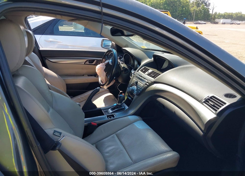 2011 ACURA TL 3.7 VIN: 19UUA9F52BA002305