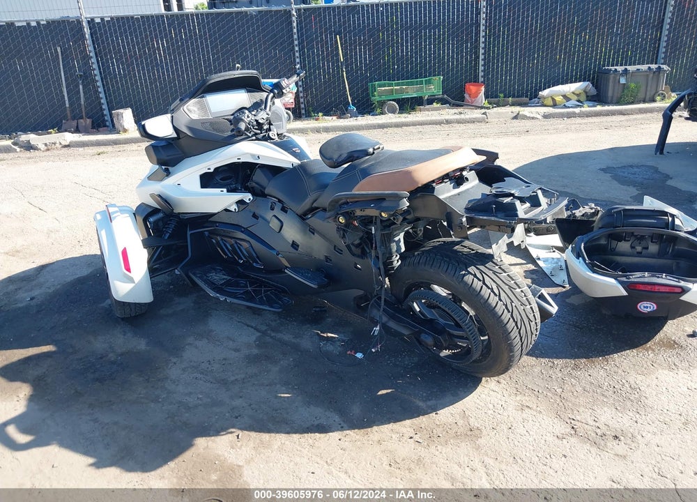 2024 CAN-AM SPYDER ROADSTER RT/RT LIMITED VIN: 2BXNBDD27RV003913