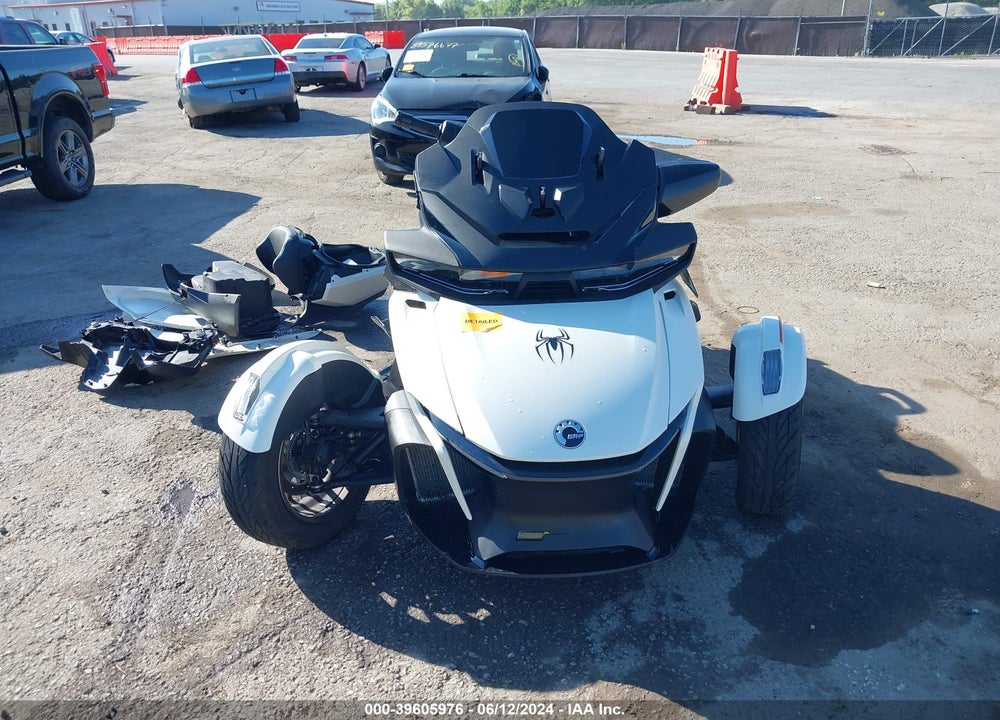 2024 CAN-AM SPYDER ROADSTER RT/RT LIMITED VIN: 2BXNBDD27RV003913