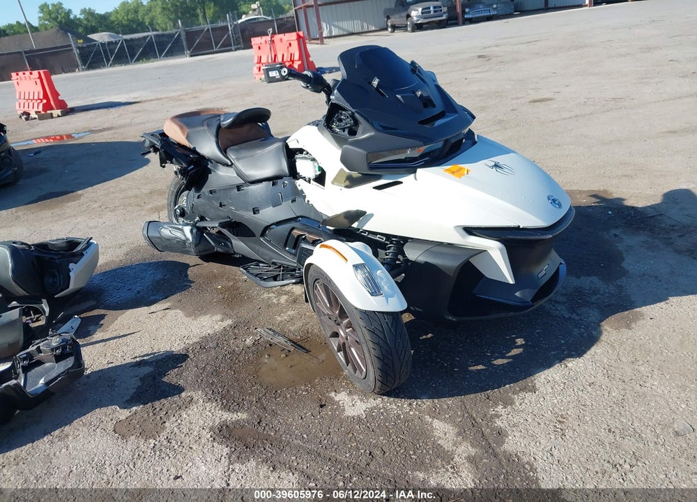 2024 CAN-AM SPYDER ROADSTER RT/RT LIMITED VIN: 2BXNBDD27RV003913