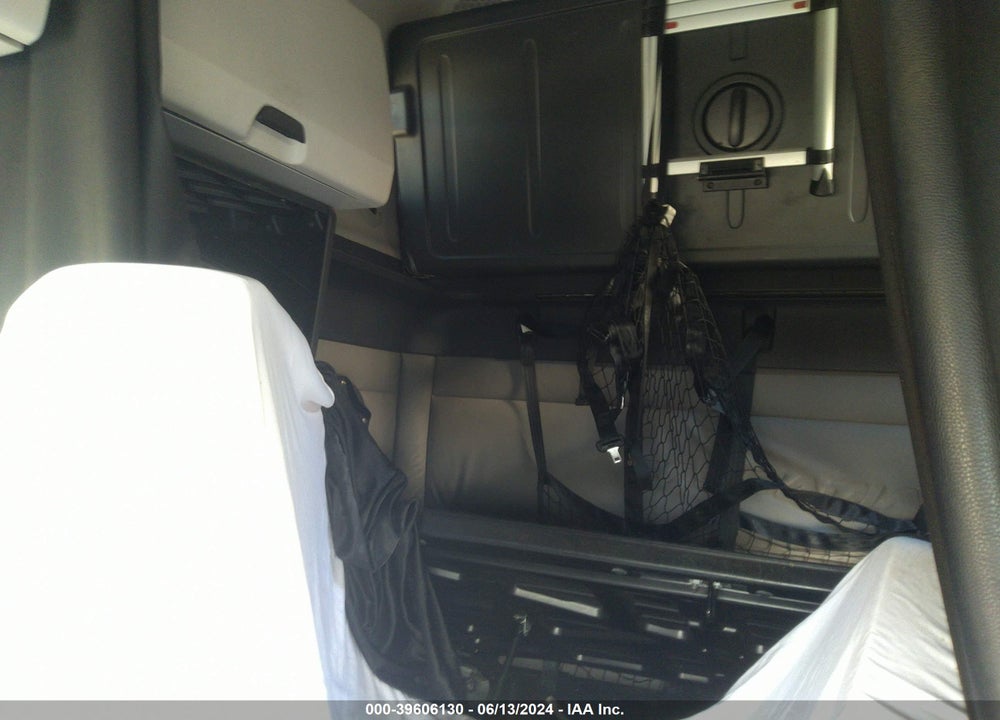 2018 FREIGHTLINER NEW CASCADIA 126 VIN: 3AKJHHDR4JSKB6379