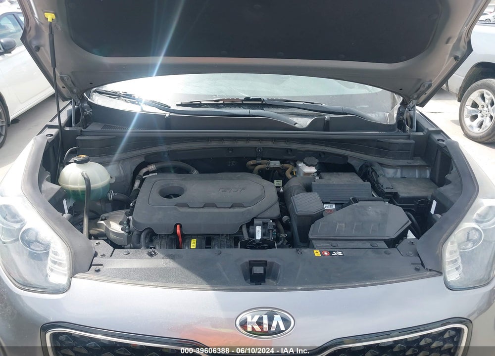 2018 KIA SPORTAGE LX VIN: KNDPMCAC7J7488577