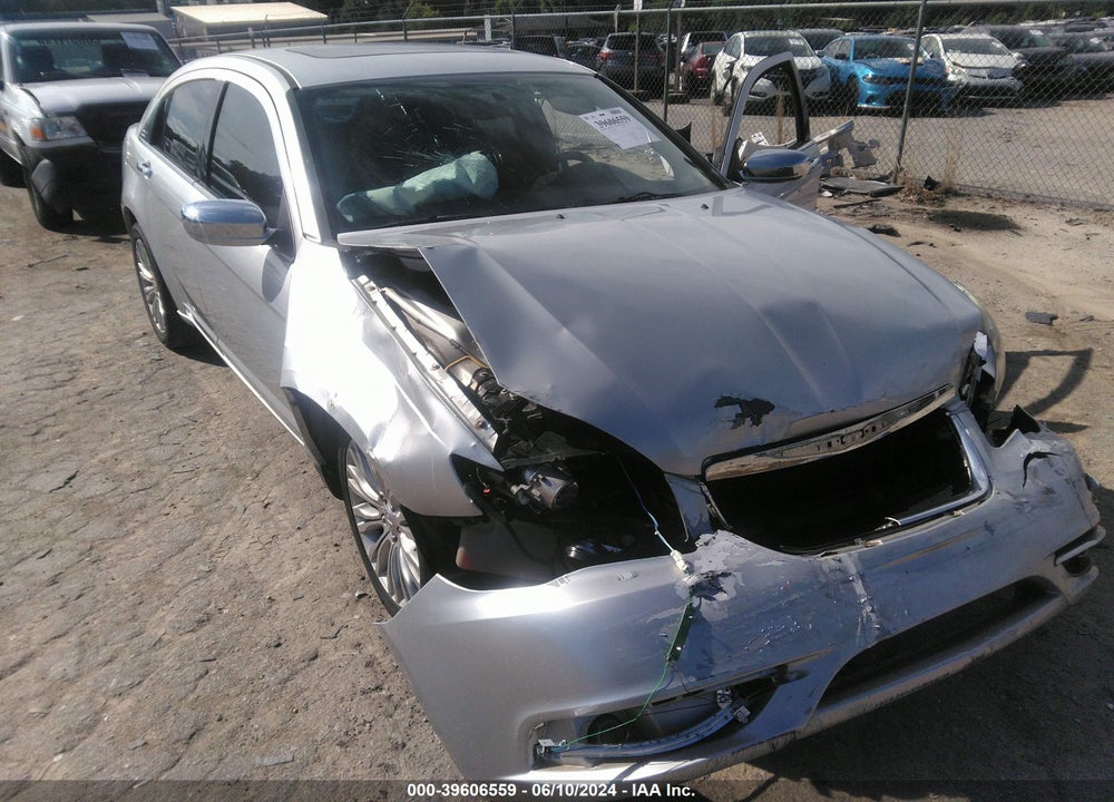 2012 CHRYSLER 200 VIN: 1C3CCBCG0CN113323
