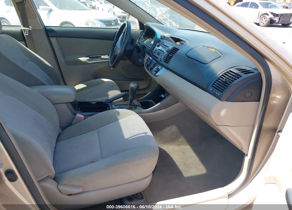 2004 TOYOTA CAMRY SE VIN: 4T1BE32K04U798536
