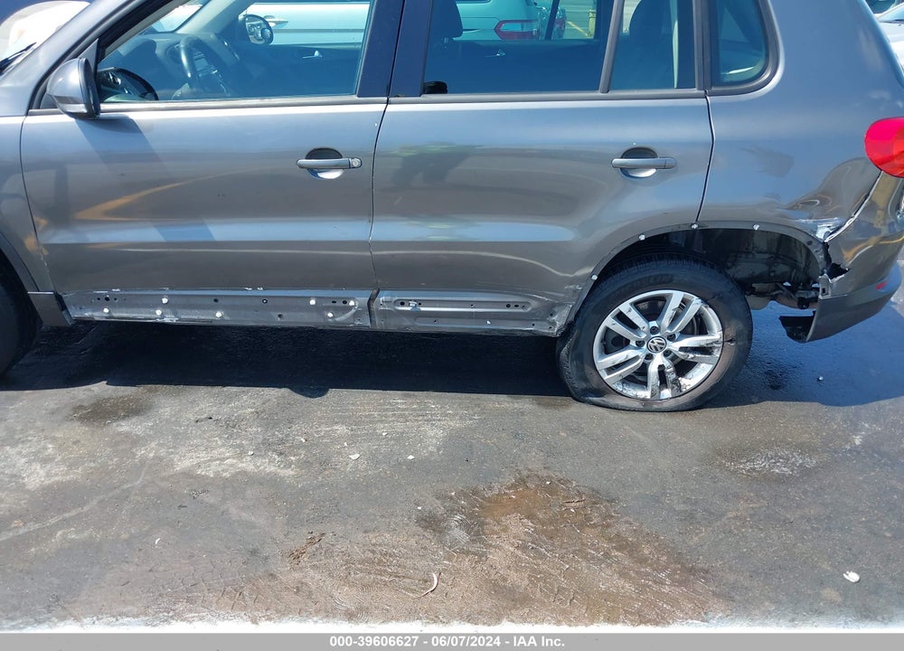 2012 VOLKSWAGEN TIGUAN S VIN: WVGAV7AX8CW004434