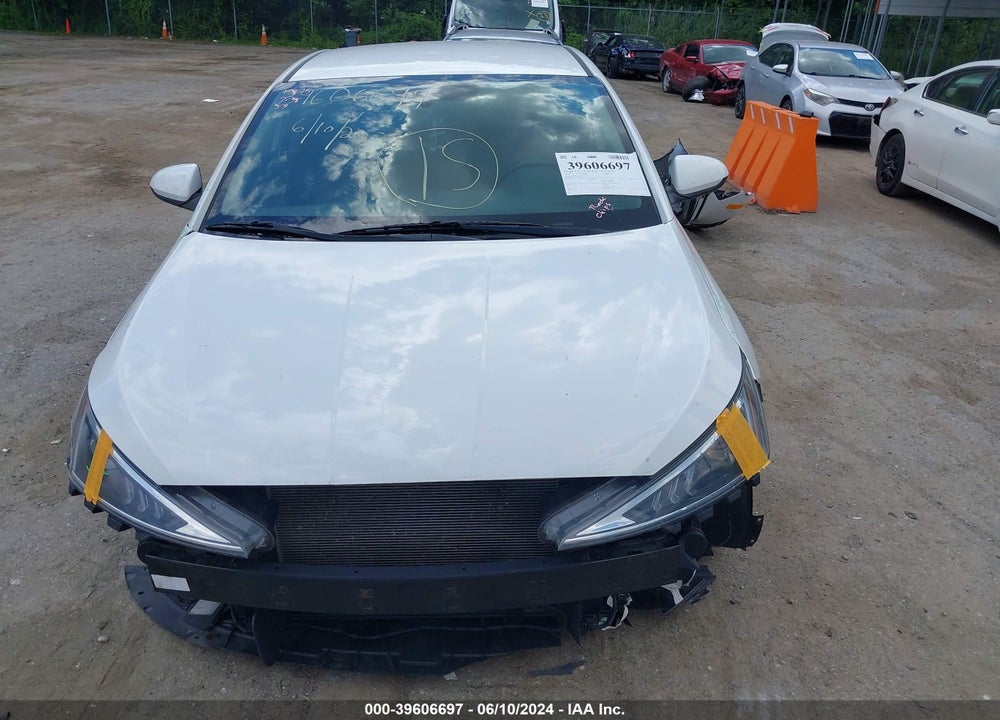 2020 HYUNDAI ELANTRA SE VIN: 5NPD74LF9LH591098
