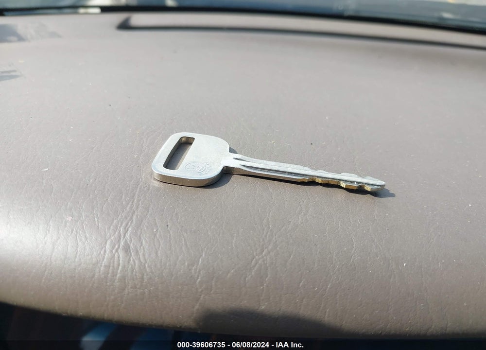 1997 TOYOTA CAMRY LE VIN: 4T1BG22K3VU128548