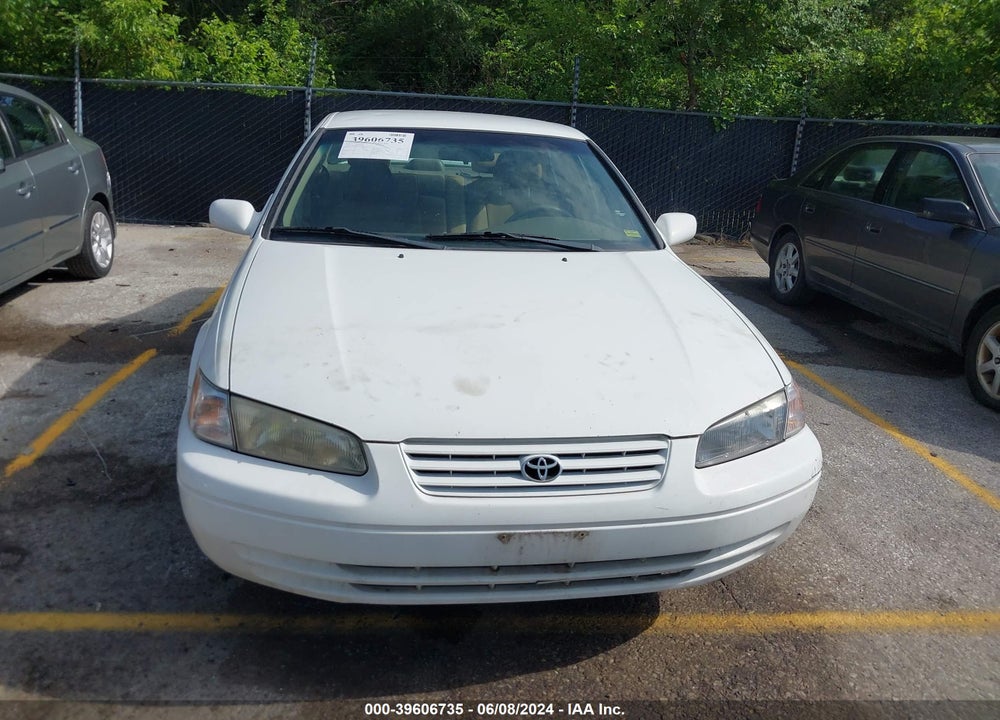 1997 TOYOTA CAMRY LE VIN: 4T1BG22K3VU128548