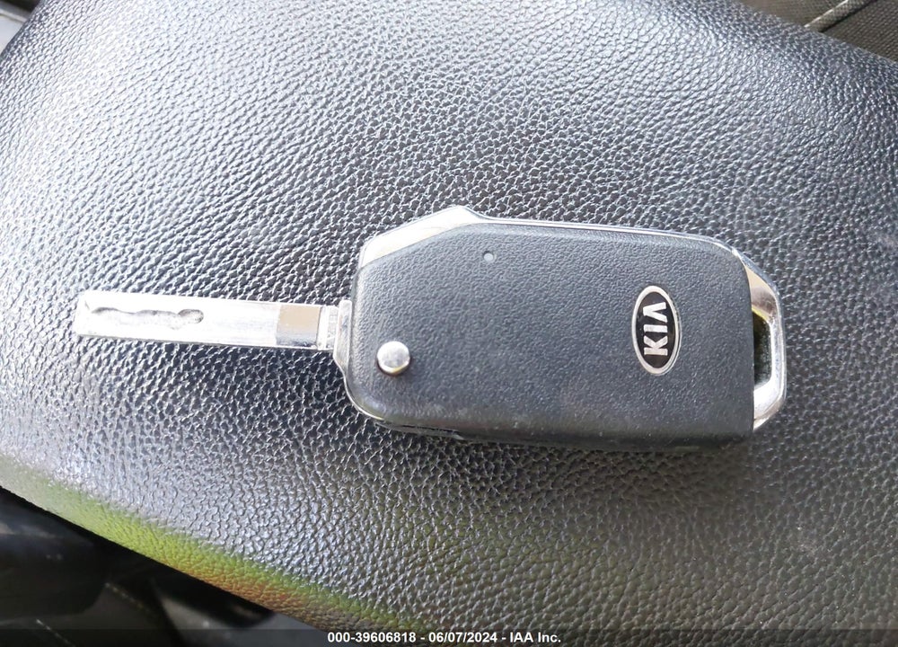 2021 KIA FORTE LXS VIN: 3KPF24AD1ME375759