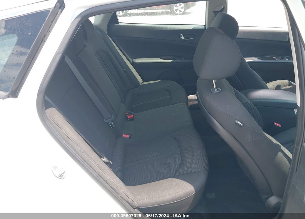 2019 KIA OPTIMA LX VIN: 5XXGT4L33KG339890