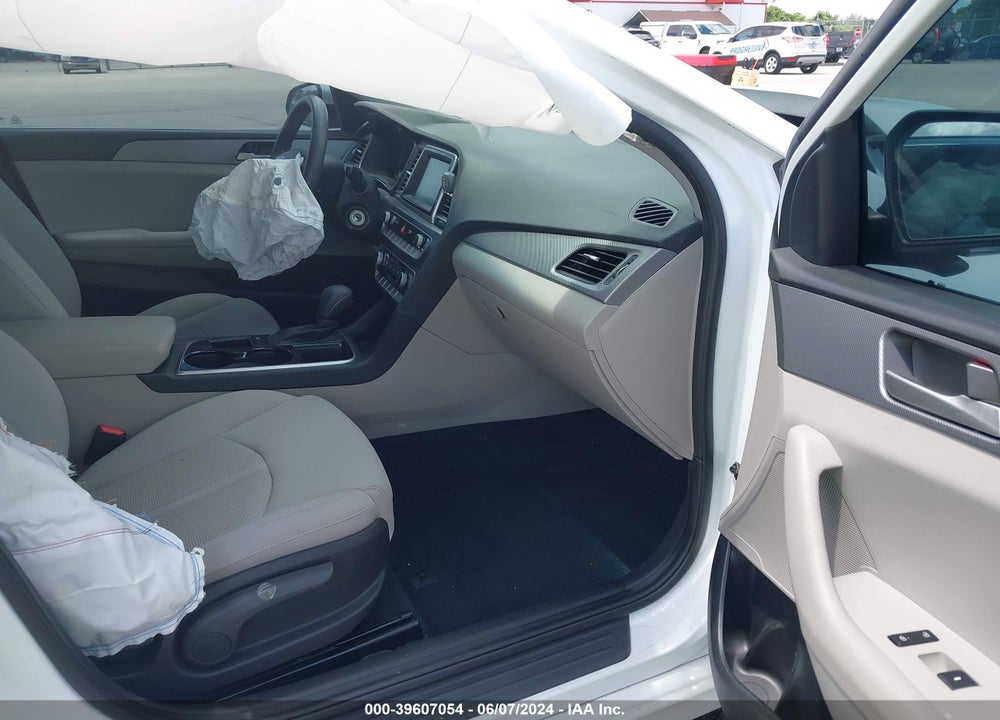 2019 HYUNDAI SONATA SE VIN: 5NPE24AF2KH737894
