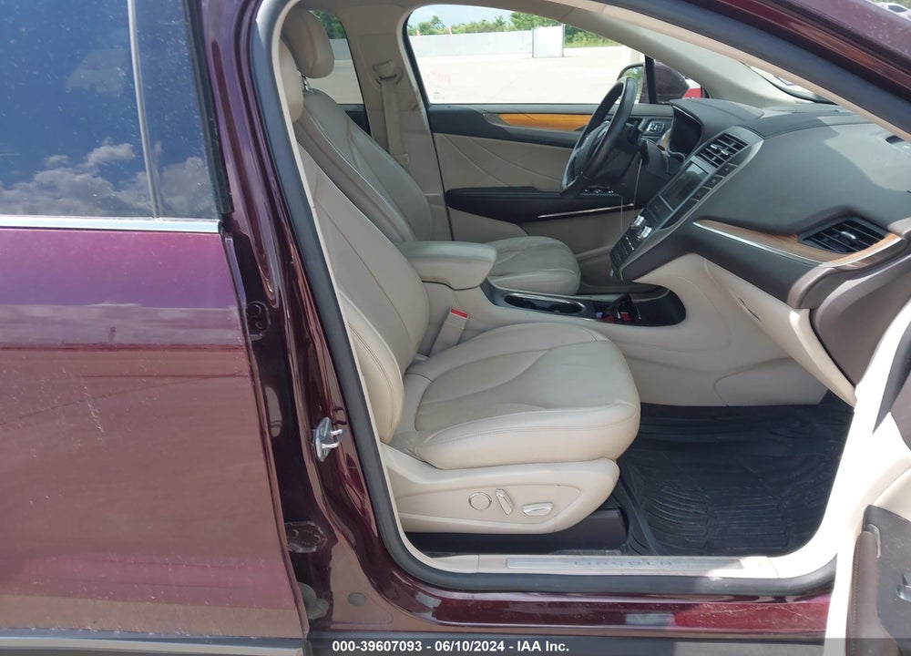 2018 LINCOLN MKC SELECT VIN: 5LMCJ2C94JUL07433