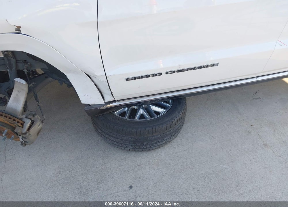 2018 CHEROKEE JEEP GRAND  SUMMIT 4X2 VIN: 1C4RJEJG5JC109986
