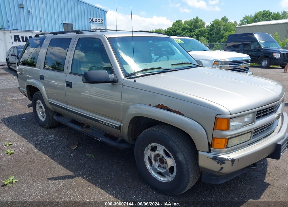 2000 CHEVROLET TAHOE VIN: 1GNEK13R9YR145701