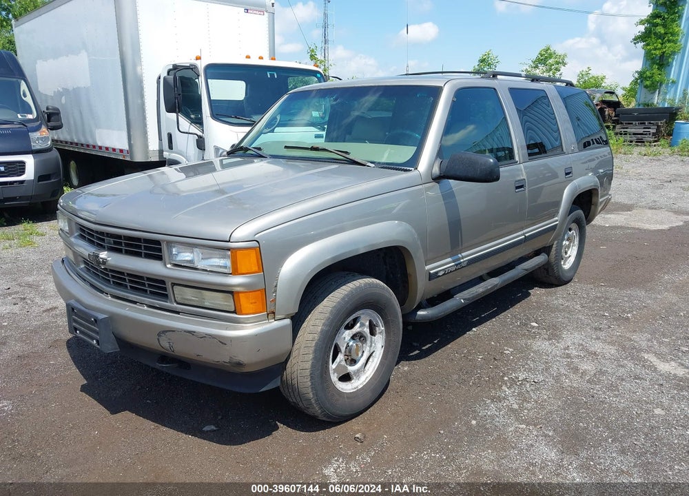 2000 CHEVROLET TAHOE VIN: 1GNEK13R9YR145701